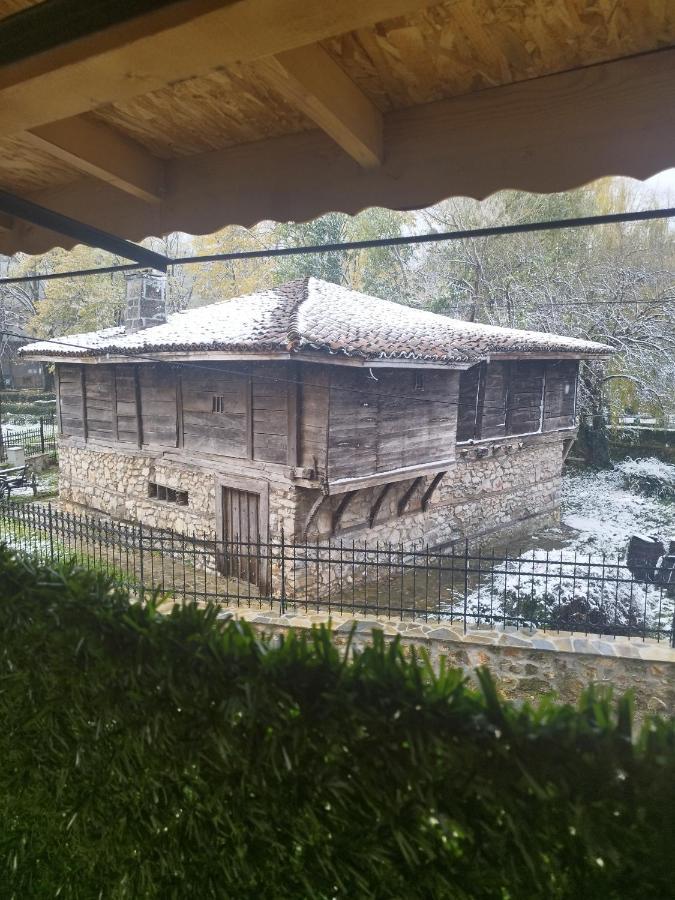 Апартамент За Гости Централ Tirnovo Exterior foto